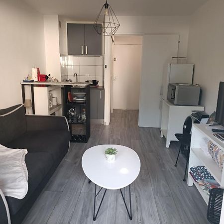 Joli Studio Res Au Calme En Rez De Jardin A Bandol. Exteriör bild